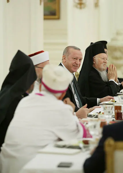 Başkan Erdoğan: Burası sizin de ülkeniz gelip sahip çıkın