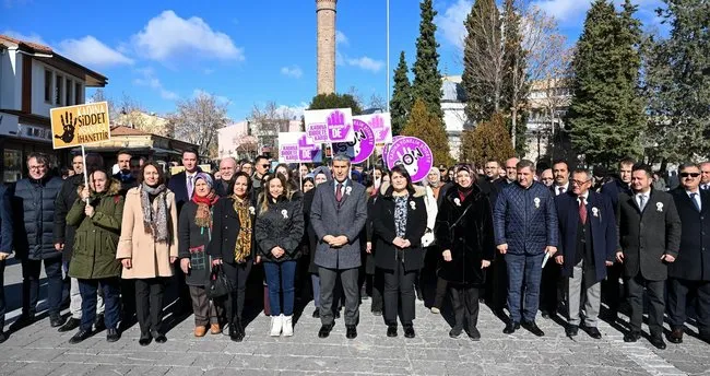 Uşak’ta kadına yönelik şiddete ilişkin 2 bin 400 ihbar yapıldı, üçte biri asılsız