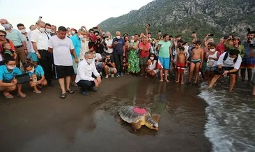 ‘Caretta Efe’ yola arkadaşlarıyla çıktı