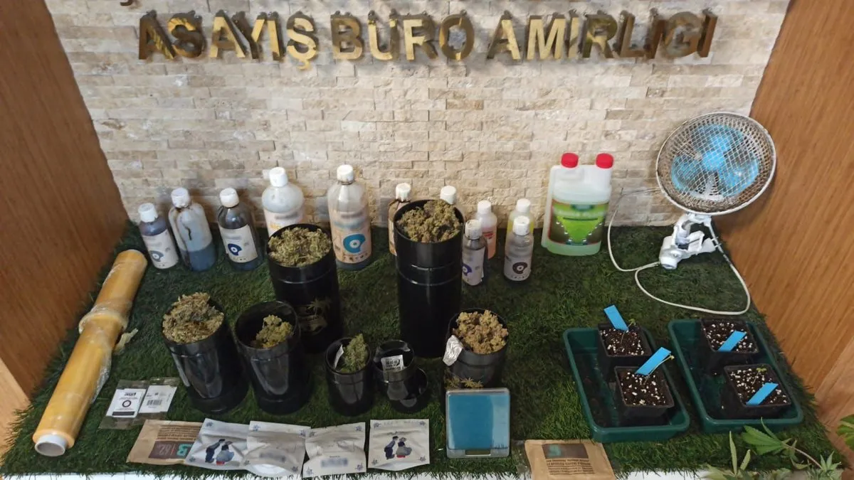 İki kilogramdan fazla uyuşturucuyla yakaladılar