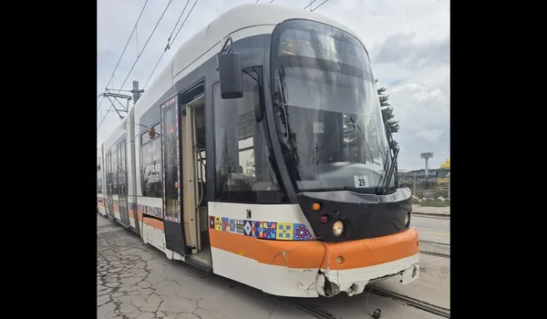 eskisehirde-akilalmaz-tramvay-kazasi-u-donusu-kabusu-yasatti-yaralilar-var-1774964429717.jpg