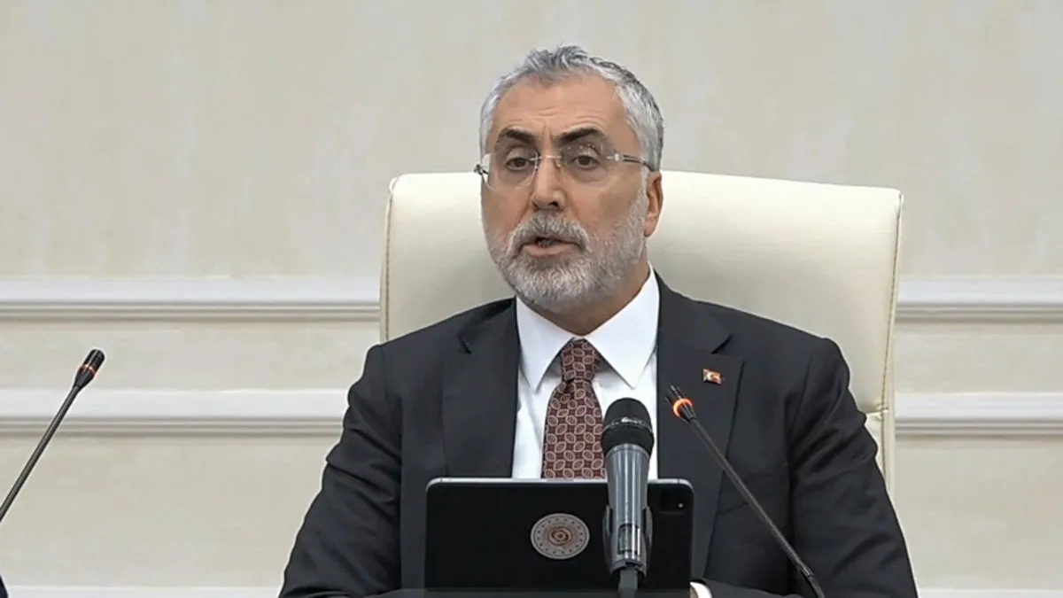 Bakan Işıkhan: En borçlu belediyelerin CHP'li olması bizim kabahatimiz mi?