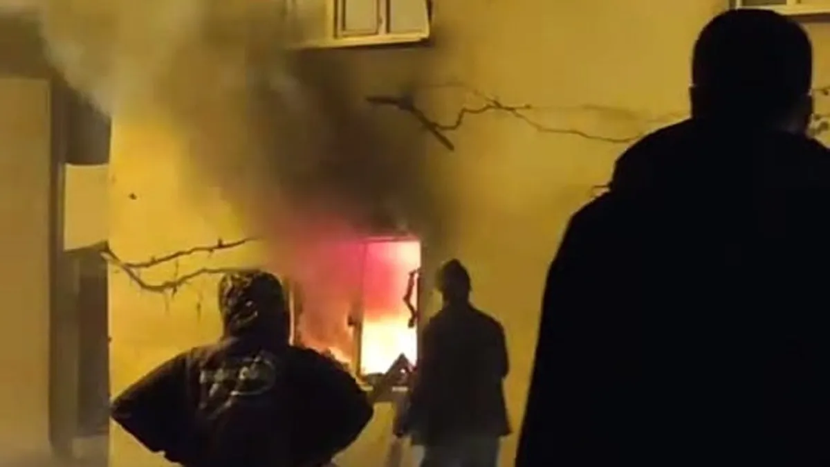 Bursa’da 2 katlı evde yangın! Alevler kontrol altına alındı Bursa’da 2 katlı evde yangın! Alevler kontrol altına alındı