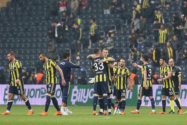 Fenerbahçe’de yaprak dökümü! 8 futbolcu ayrılıyor...