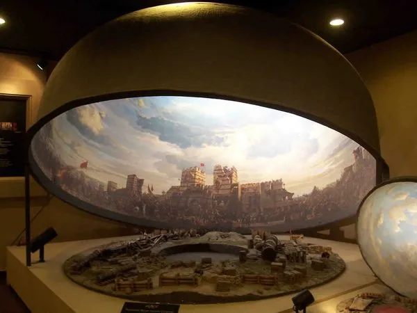 Dünyanın tek tam panoramik müzesine ilgi artıyor