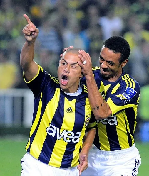 Fenerbahçe'nin unutulmaz futbolcusu Alex de Souza, 41 yaşında!