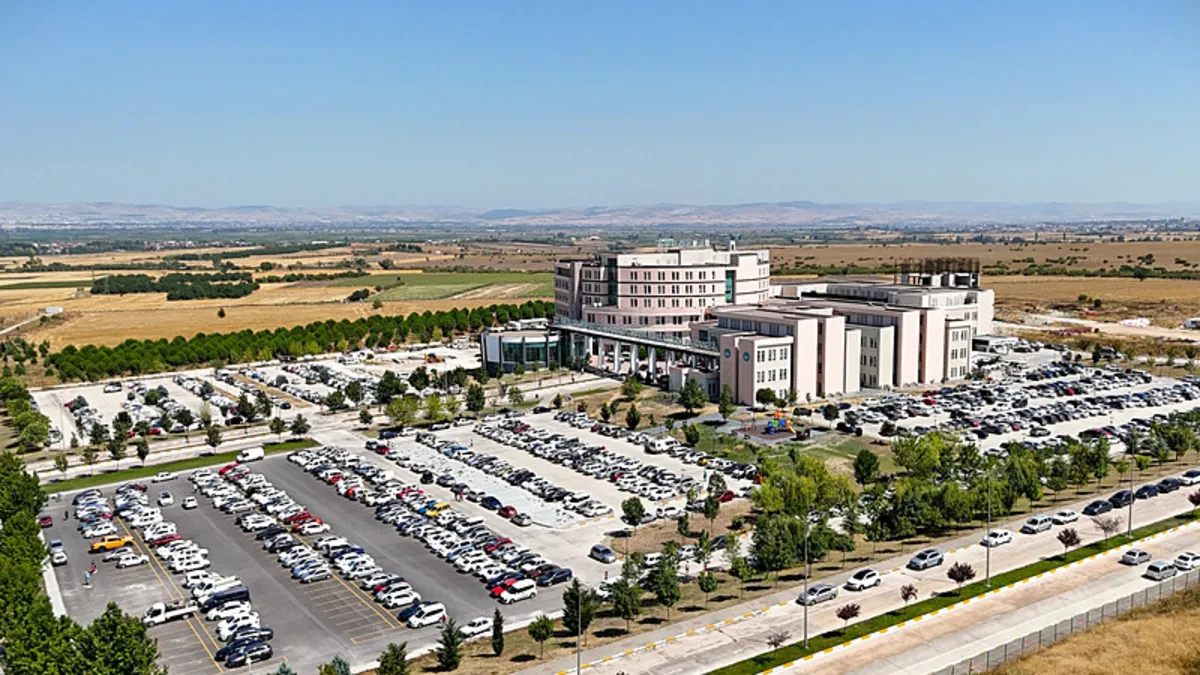 İleri teknoloji yöntemiyle yeniden doğdu: Tamamen tıkalı olan damarı başarıyla açıldı İleri teknoloji yöntemiyle yeniden doğdu: Tamamen tıkalı olan damarı başarıyla açıldı