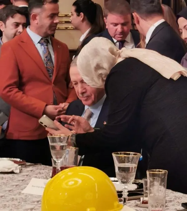 cumhurbaskani-erdoganin-iftar-programinda-kirikkaleyi-yildiz-delice-temsil-etti-1743019726575.jpg