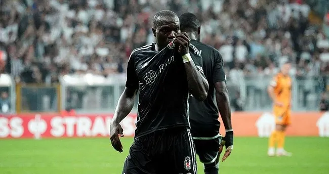 Aboubakar ve Ziyech en iyiler listesinde Aboubakar ve Ziyech en iyiler listesinde