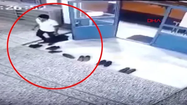 Kayseri'de camiye eski ayakkabıyla gelen şahıs yeni ayakkabıyla gitti! | Video