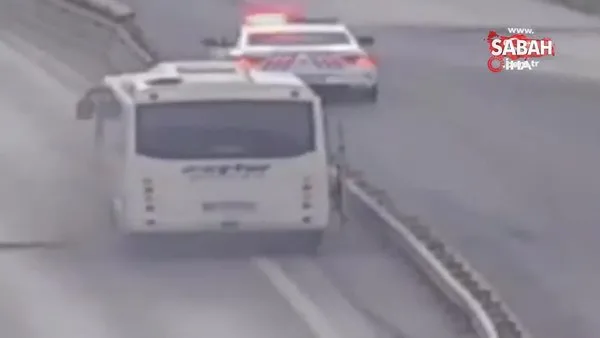 Üsküdar'da midibüs yandı, köprü trafiği durdu | Video