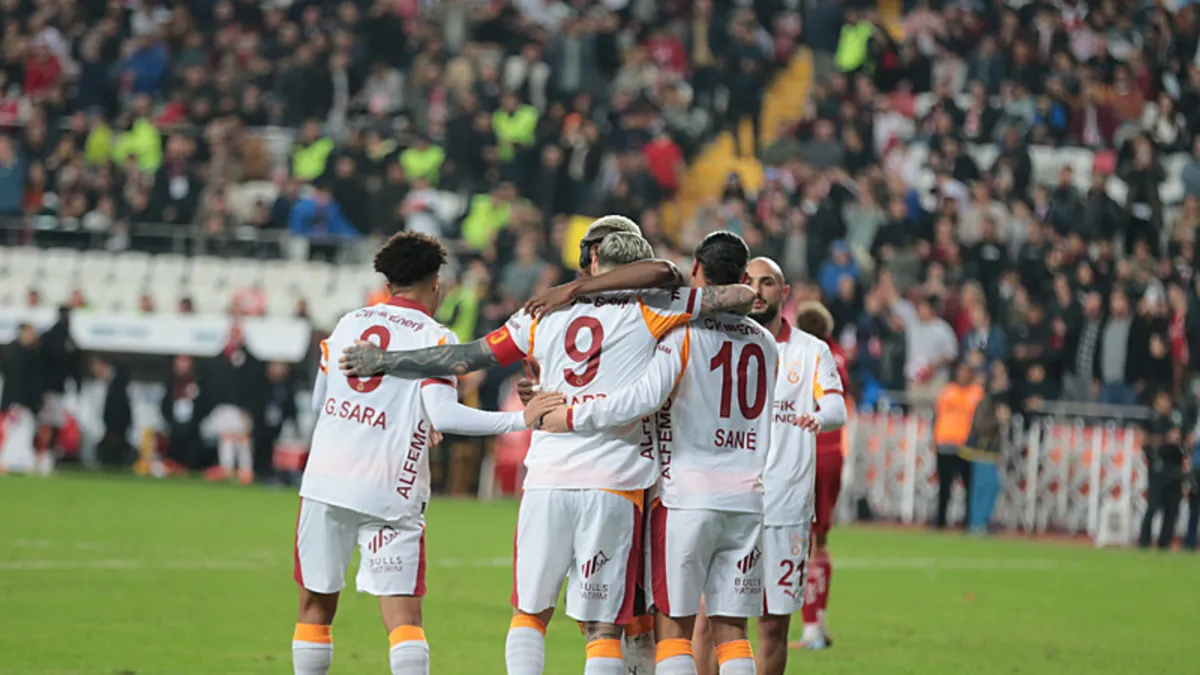 CANLI | Ziraat Türkiye Kupası’nda Galatasaray – Başakşehir maçı! İlk 11’ler belli oldu CANLI | Ziraat Türkiye Kupası’nda Galatasaray – Başakşehir maçı! İlk 11’ler belli oldu