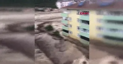 SON DAKİKA. Kastamonu Bozkurt’ta selin tsunami gibi geldiği anların görüntüleri ortaya çıktı!