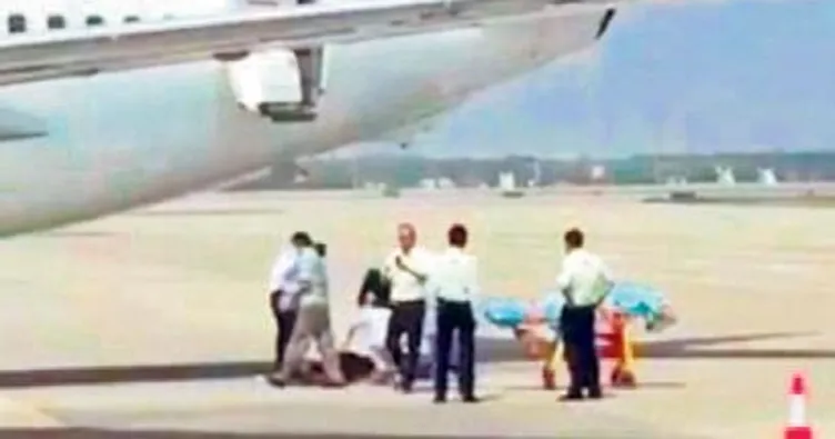 Hostes açık kapıdan düştü