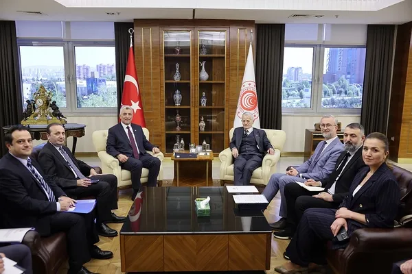 bakan-bolat-acikladi-ukrayna-ile-ticaret-hacmi-66-milyar-dolara-ulasti-10-milyar-dolar-hedefliyoruz-1782210306800.jpg