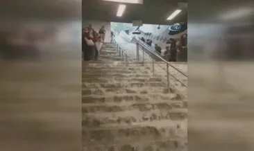 Metro istasyonu sular altında