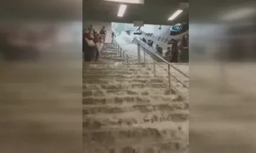 Metro istasyonu sular altında