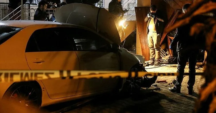 Adana’da park halindeki araçta patlama