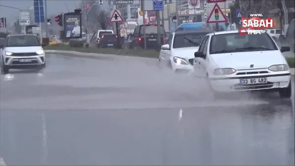 Edirne’de sağanak yağış: Caddeler göle döndü | Video