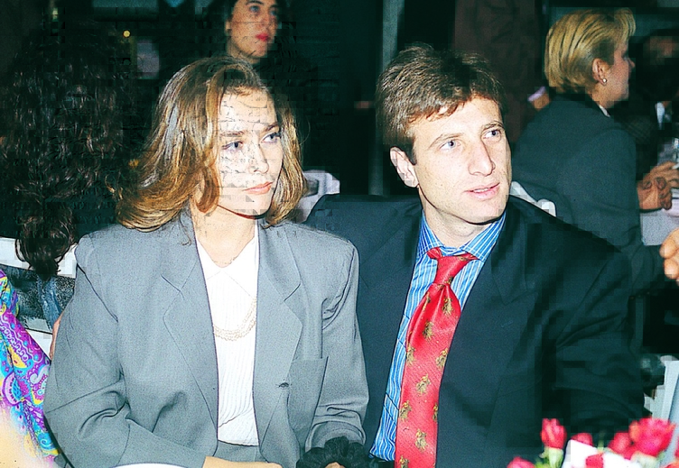 Eski eşiniz Kaya Çilingiroğlu’nun düğününe gider misiniz? sorusu Hülya Avşar’ı fena sinirlendirdi! Oğlum manyak mısın?