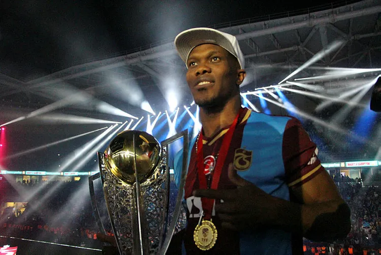 trabazonsporda-nwakaeme-belirsizligi-1654162792346.jpg