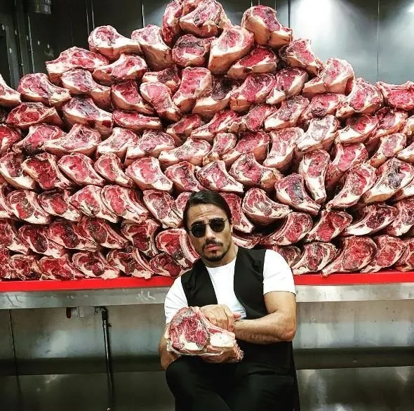 Nusret�in başı Bebek sakinleri ile derde girdi Son Nusret�in başı Bebek sakinleri ile derde girdi Son