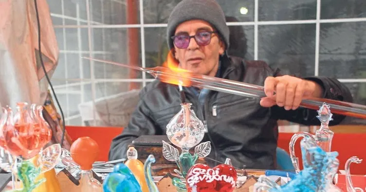 50 yıldır cama sekil veriyor