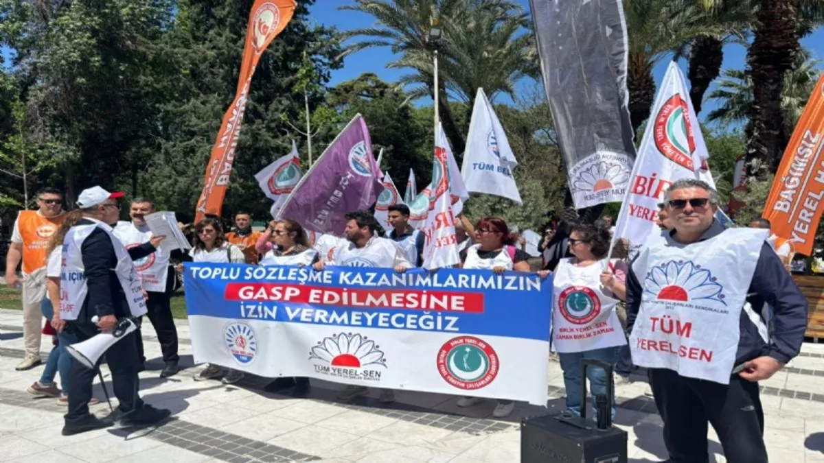 İzmir’de bıçak kemiğe dayandı: 4 Belediyede memurlar iş bıraktı