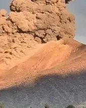 Kanlaon Yanardağı kül püskürdü