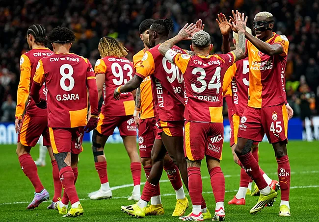 canli-super-ligde-dev-derbi-besiktas-galatasaray-macinin-11leri-belli-oldu-1772894233883.jpg