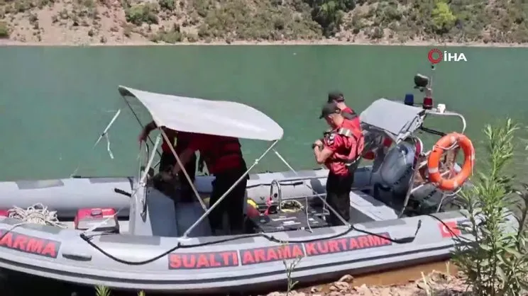 Adana’da düşen helikopter enkazını çıkarma çalışmaları sürüyor