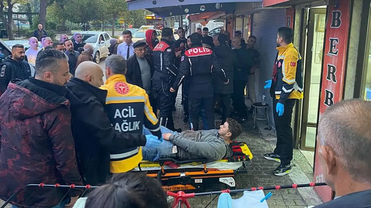 İzmir’de berber dükkanında silahlı saldırı İzmir’de berber dükkanında silahlı saldırı