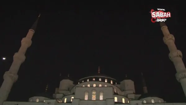Sultanahmet Camii'nde ışıklar, depremde hayatını kaybedenler için söndürüldü | Video
