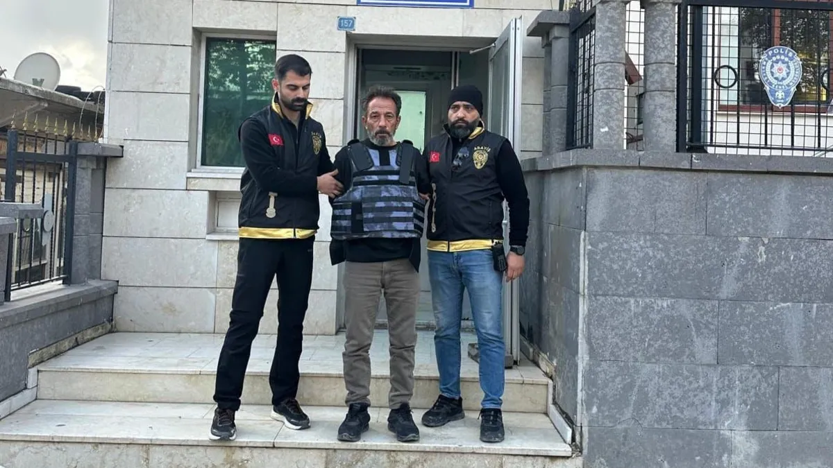 Adıyaman’da eşi ve bacanağını öldüren zanlı tutuklandı Adıyaman’da eşi ve bacanağını öldüren zanlı tutuklandı
