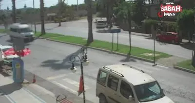 Turistlere yol vermek için duran otomobile çarptılar! Yaya geçidinde 3 araçlı zincirleme kaza kamerada | Video