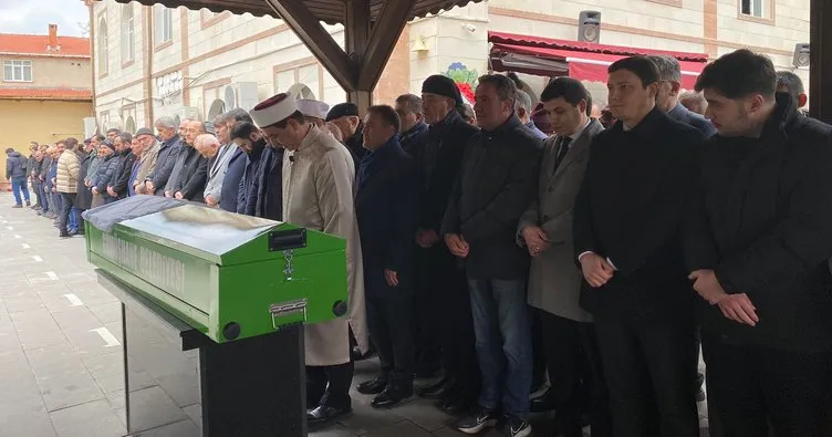 Gümüşhane Belediye Başkanı Ercan Çimen’in annesi son yolculuğuna uğurlandı