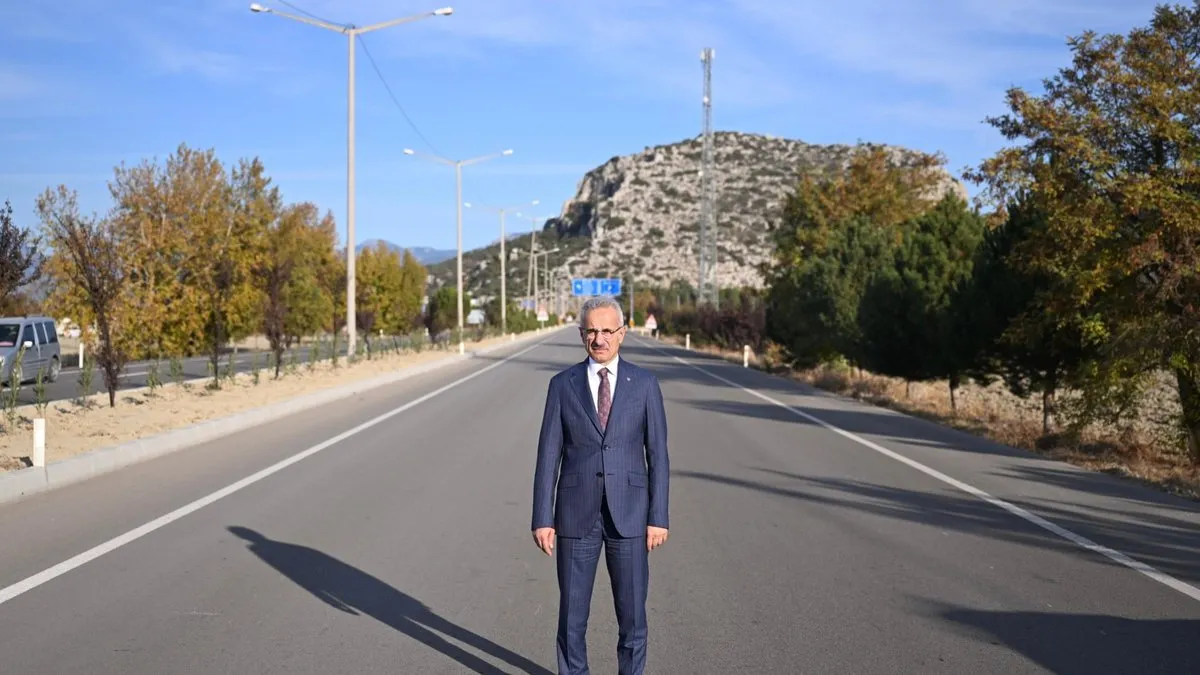 Antalya trafiğine 10 köprülü çözüm! Bakan Uraloğlu açıkladı: 2 bin 617 metre köprü inşa ediliyor