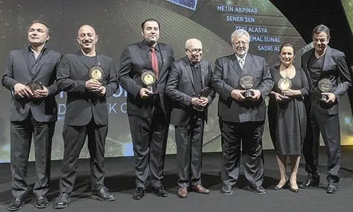 Türkiye sinemasının ’En İyi 10’ları’ ödüllendirildi