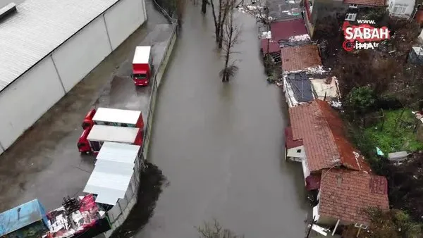 İstanbul Sarıyer'de dere taştı, sular altında kalan mahalle havadan görüntülendi