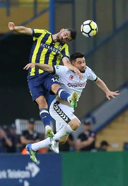Fenerbahçe’den ayrılması muhtemel 11 isim