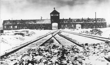 Nazilerin ’ölüm kampında’ çalışan kadın muhafız dehşete düşürdü! Bir kunduracının kızıyken eli kanlı bir katile dönüşmüş