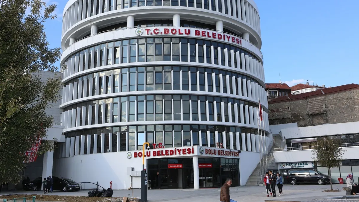 SON DAKİKA | Bolu Belediyesi'ne 'hayalet araç' operasyonu! 22 gözaltı kararı