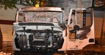 Diyarbakır'da Bağlar Belediyesine ait hizmet aracı yakıldı