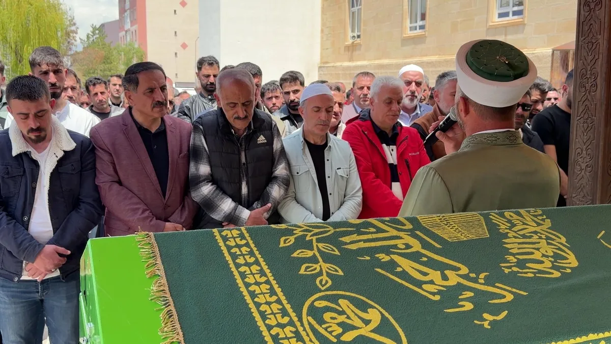 Erzurum'da kardeşini kurtarmaya çalışırken hayatını kaybeden ağabeyin ardından, kardeşi de vefat etti.