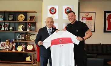 Mesut Özil’den TFF Başkanı Mehmet Büyükekşi’ye ziyaret