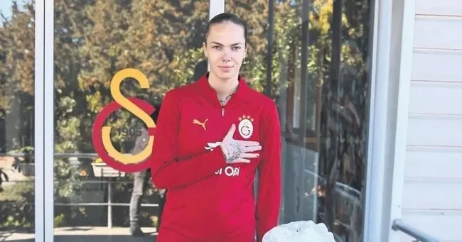 son-dakika-haberi-galatasarayin-kadin-futbol-takiminin-yeni-yildizindan-onemli-aciklamalar-turkiye-bana-hayat-1742713407816.jpeg