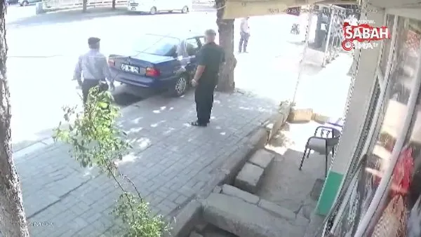 Depreme dükkan önünde yakalanan vatandaşların panik anları kamerada | Video