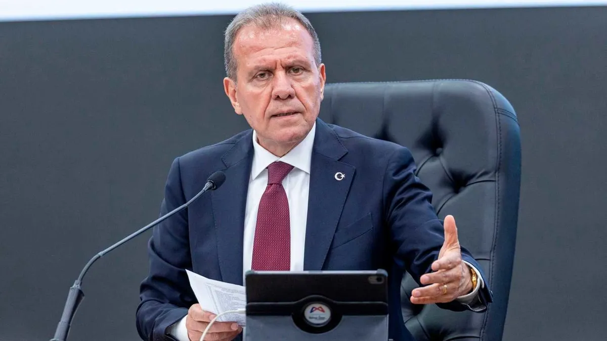 SON DAKİKA... Mersin Büyükşehir Belediye Başkanı Vahap Seçer gözaltına alındı haber görseli