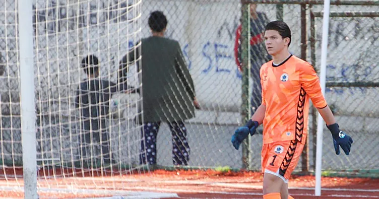 Beşiktaş Menemen’in kalecisini denedi