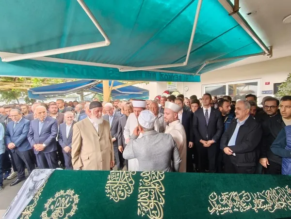 kalyoncu-ailesinin-aci-gunu-berat-albayrak-cenaze-torenine-katildi-1779621884303.jpg